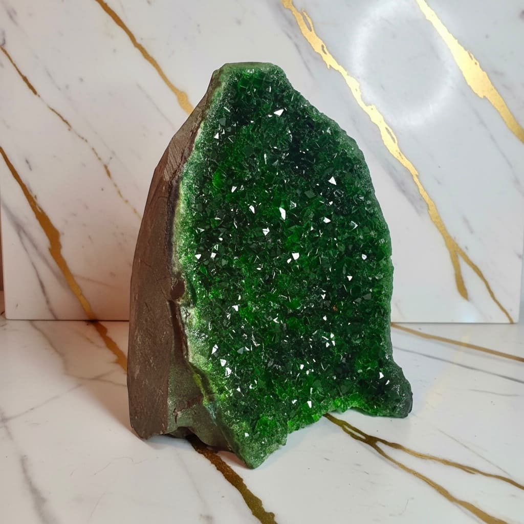 Grüne Amethystdruse – Leuchtend Highlight voller Farbe