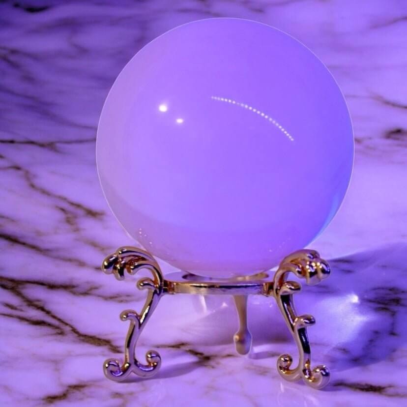 Sanft schimmernde Kugel aus rosa Calcit – Stein der Geborgenheit und inneren Balance