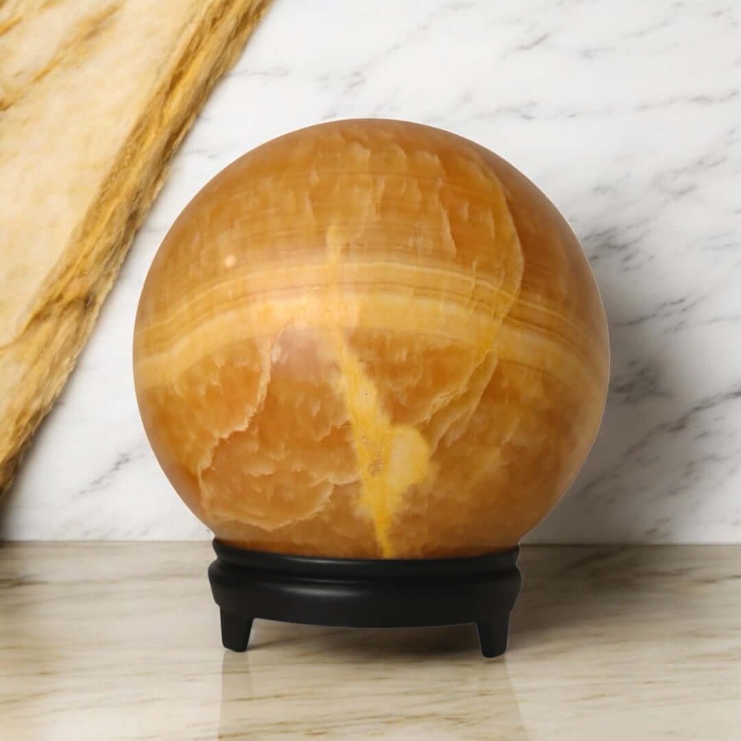1 Große Calcit Kugel in kräftigem Orange