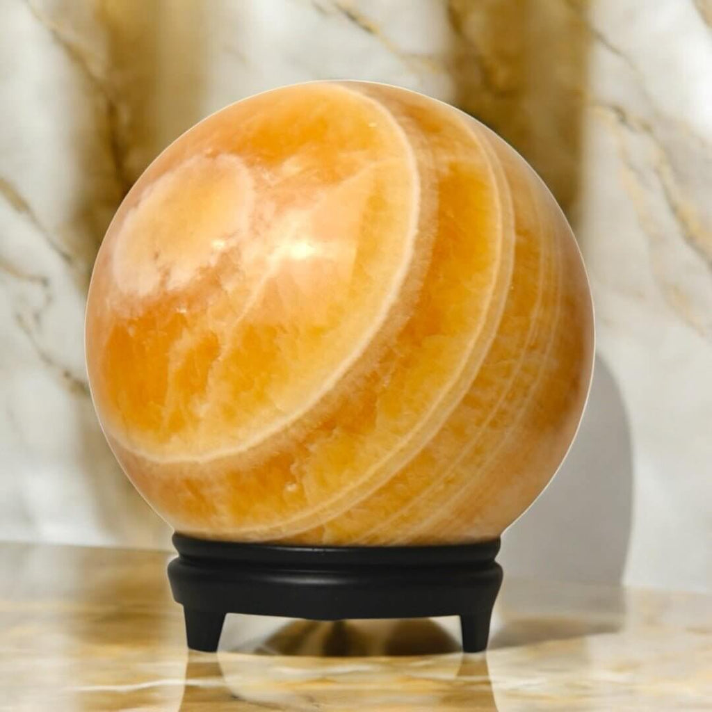 Große Orange Calcit Kugel – Harmonisches Dekorstück mit kraftvoller Ausstrahlung