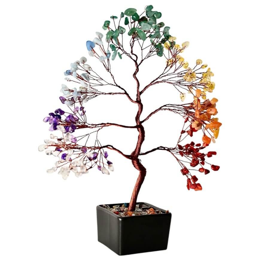 Chakra Baum in schwarzer Keramikschale – Stilvolles Wohnobjekt mit farbenfroher Kraft