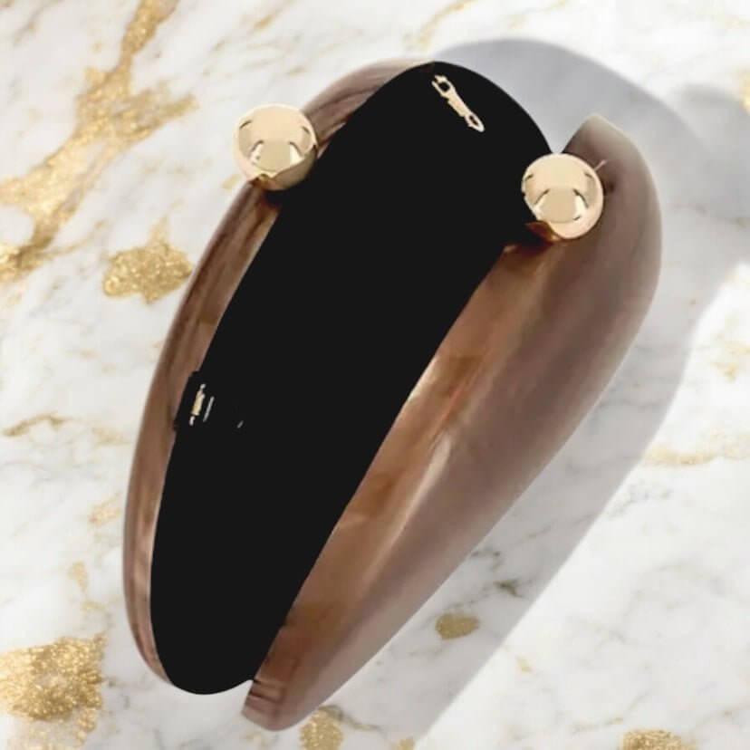 Elegante Perlmutt Clutch in Braun – schimmerndes Highlight für festliche Looks