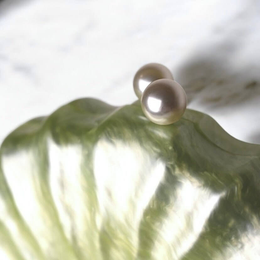 Zauberhafte Perlmutt-Clutch in Grün – elegantes Accessoire für besondere Anlässe