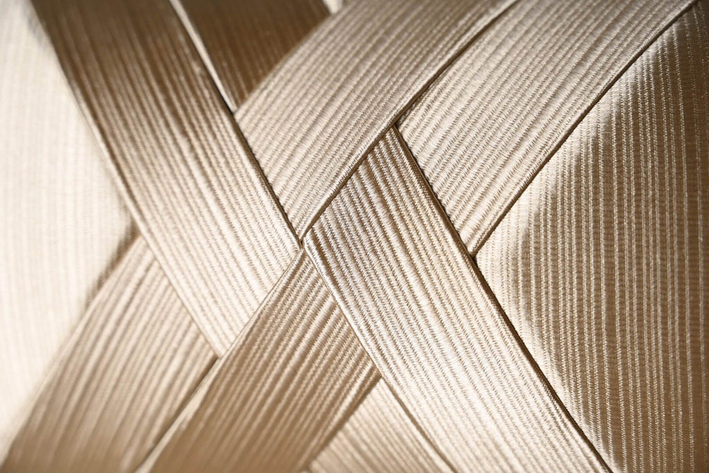 Goldene Clutch - funkelnder Begleiter für Abendoutfits