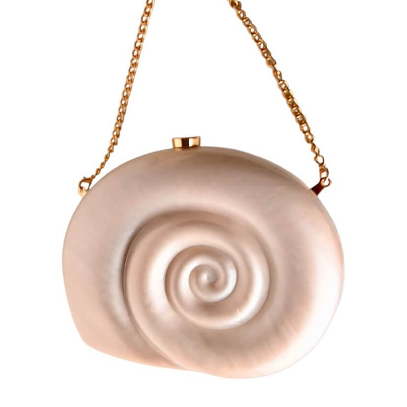 Perlmutt-Muschel-Clutch – elegantes Accessoire in hellen Farben