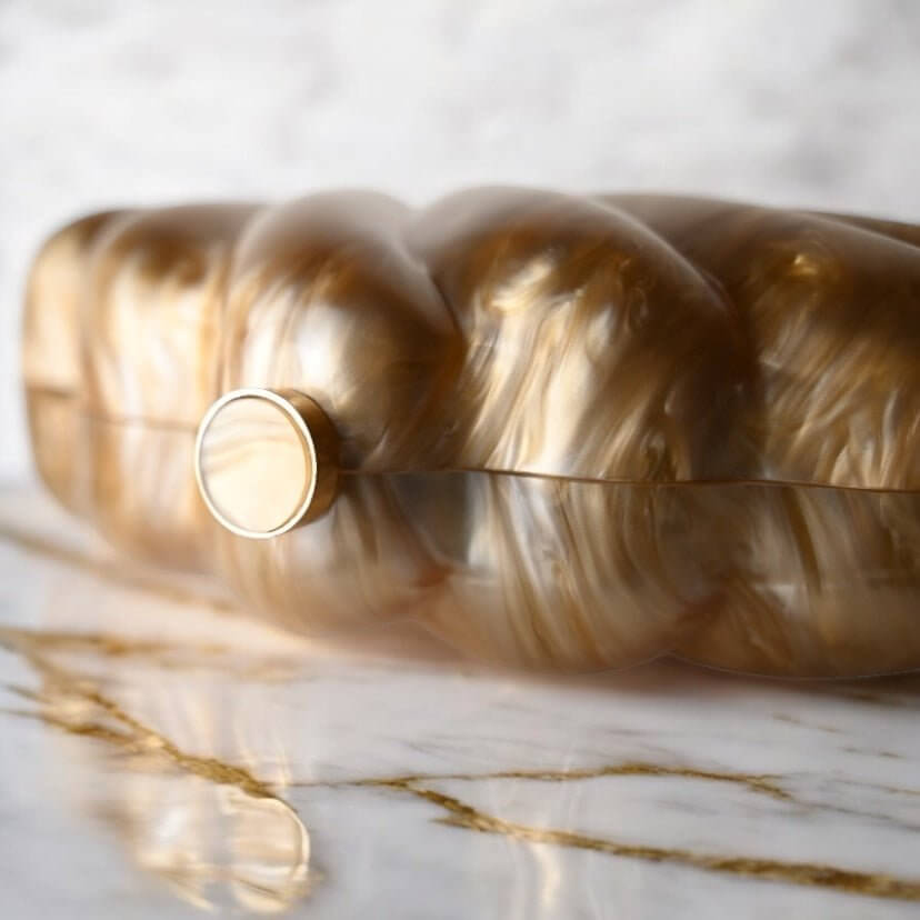 Schimmernde Perlmutt Clutch in Bronze – edle Tasche mit zartem Glanz