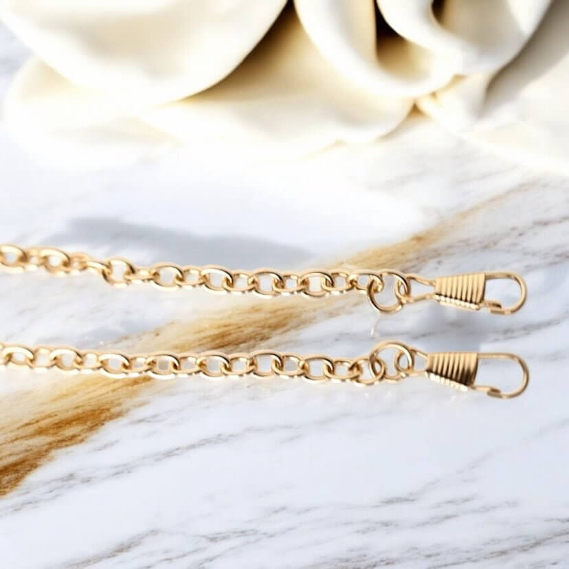 Schimmernde Perlmutt Clutch in Pistaziengrün