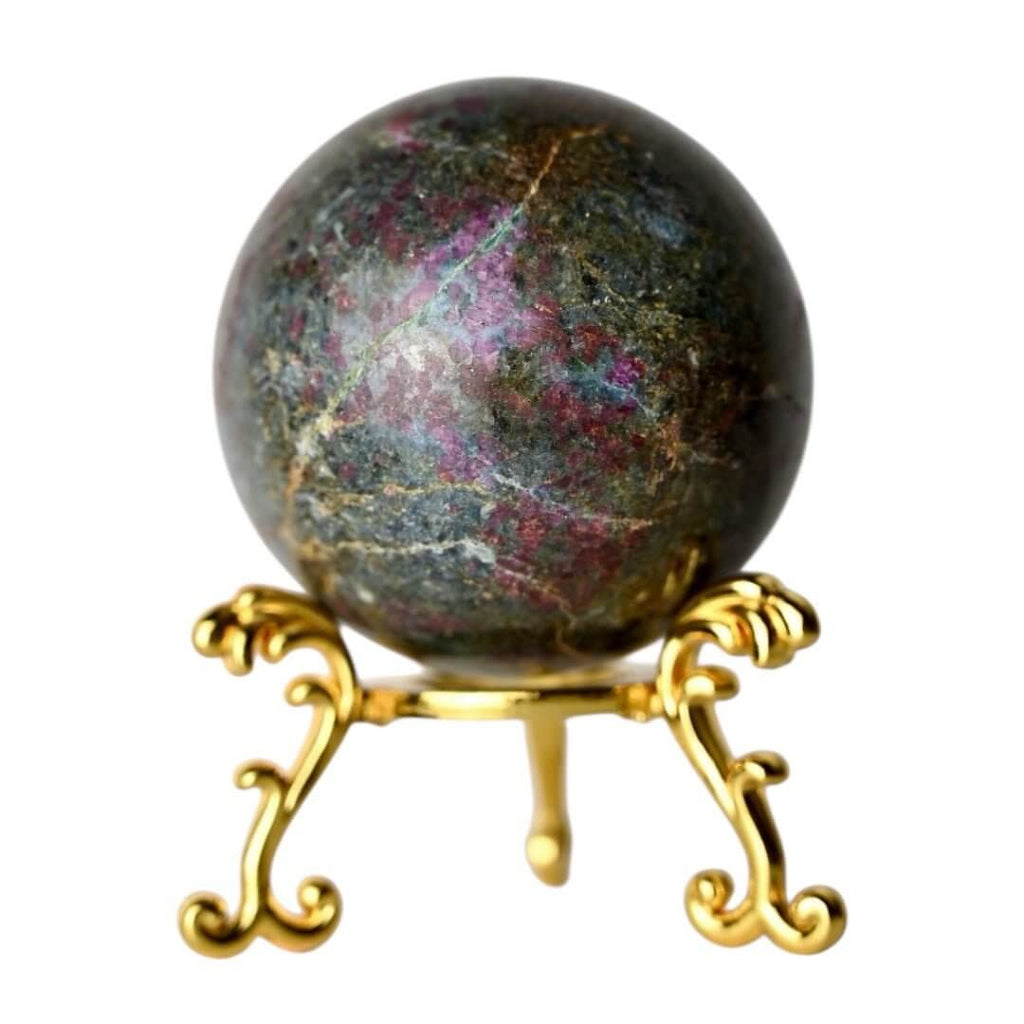 Polierte Kugel aus Cyanit – harmonisches Highlight für Raum und Meditation