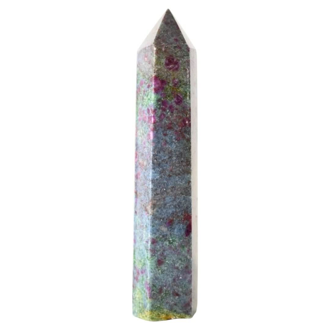 Cyanit Obelisk – Ausdrucksstarkes Kristallobjekt für Harmonie und Konzentration
