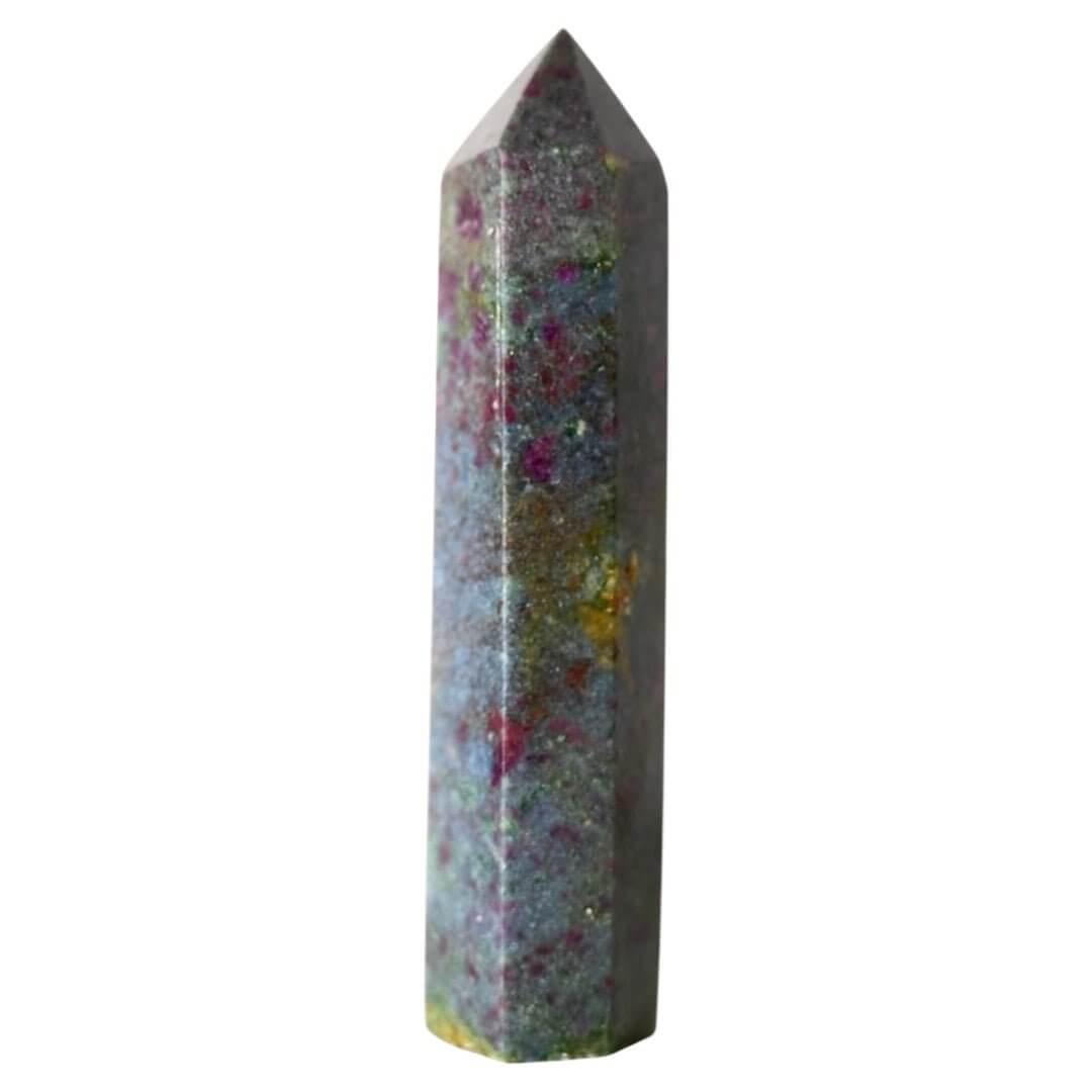 Cyanit Obelisk – Ausdrucksstarkes Kristallobjekt für Harmonie und Konzentration