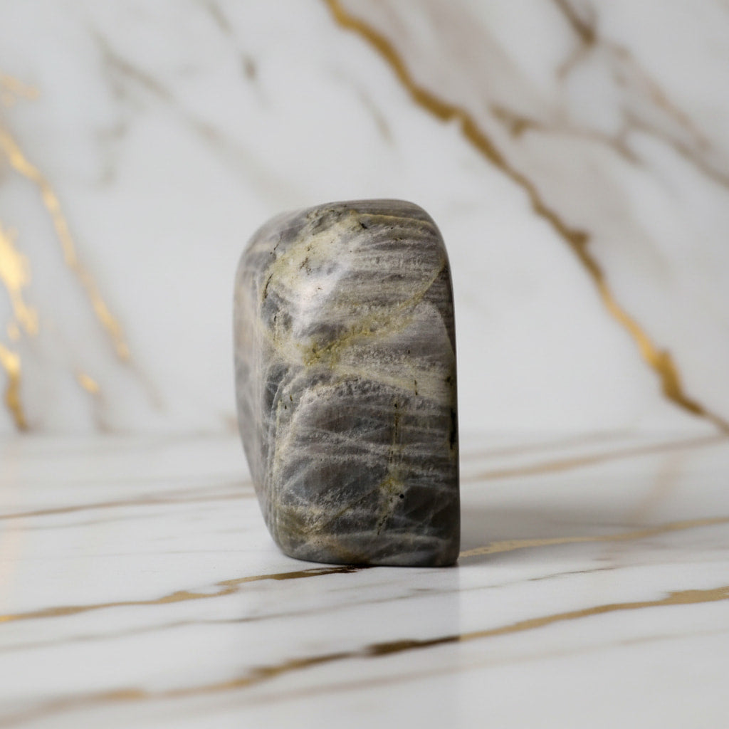 Labradorit Sunset Freiform – Irisierender Farbwechsel CrystalScents