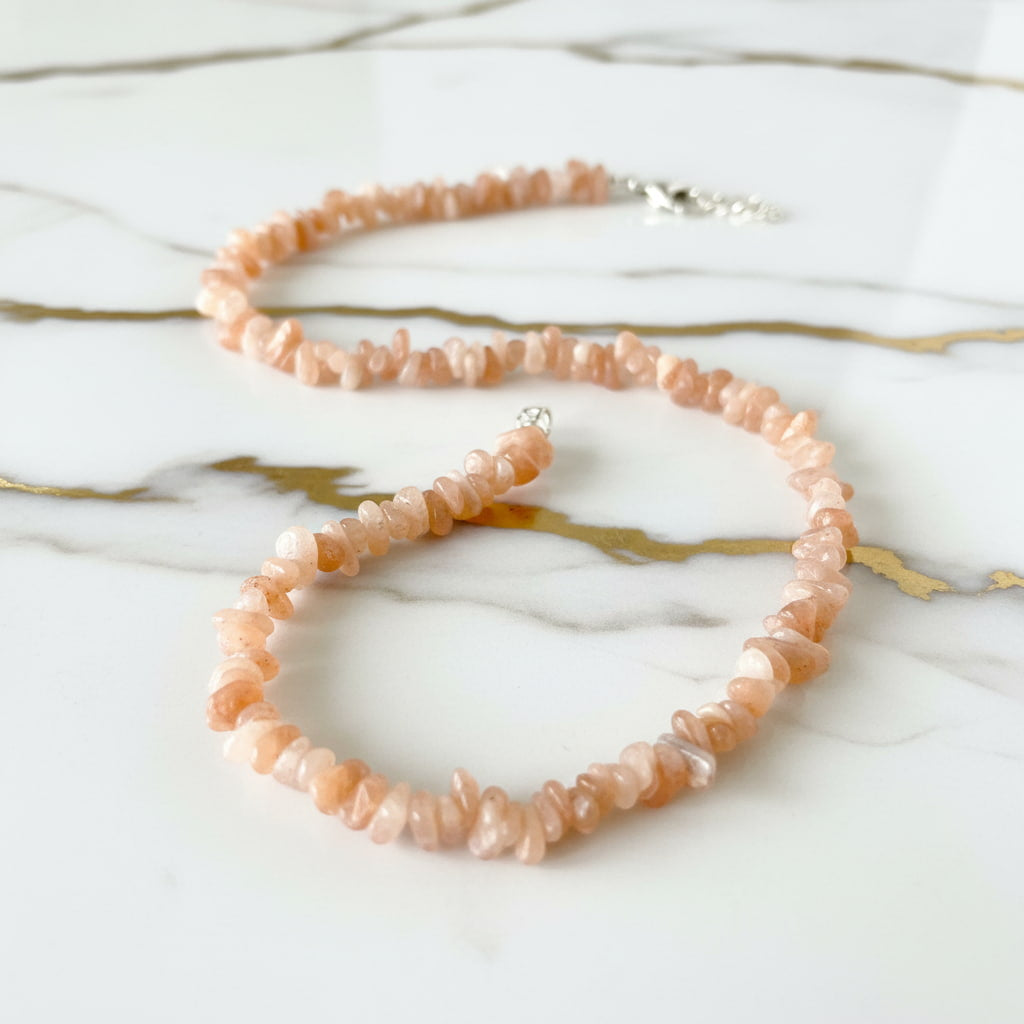 Mondstein Splitterhalskette – Licht & Harmonie CrystalScents