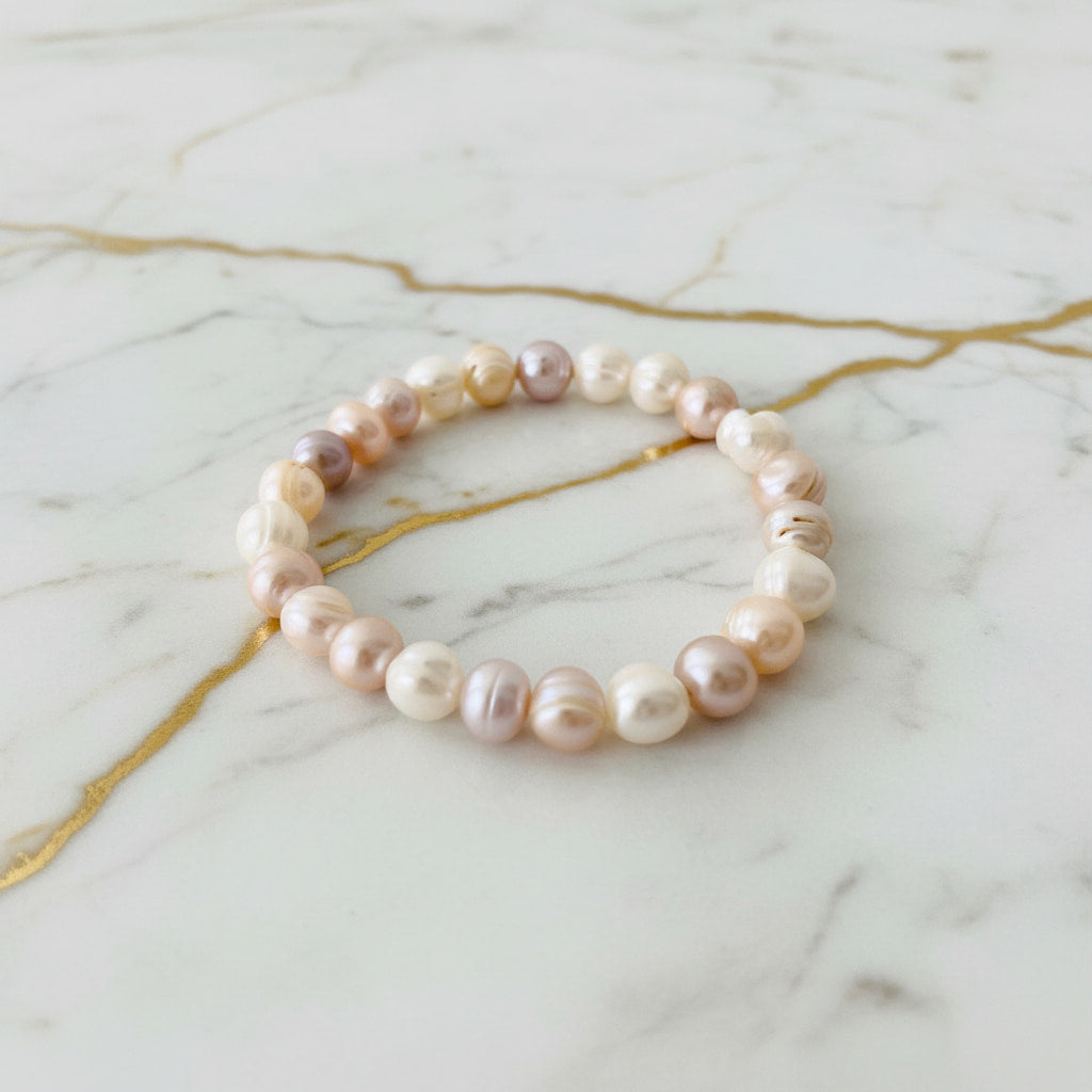 Armband Süßwasserperlen – Schimmernde Natur CrystalScents