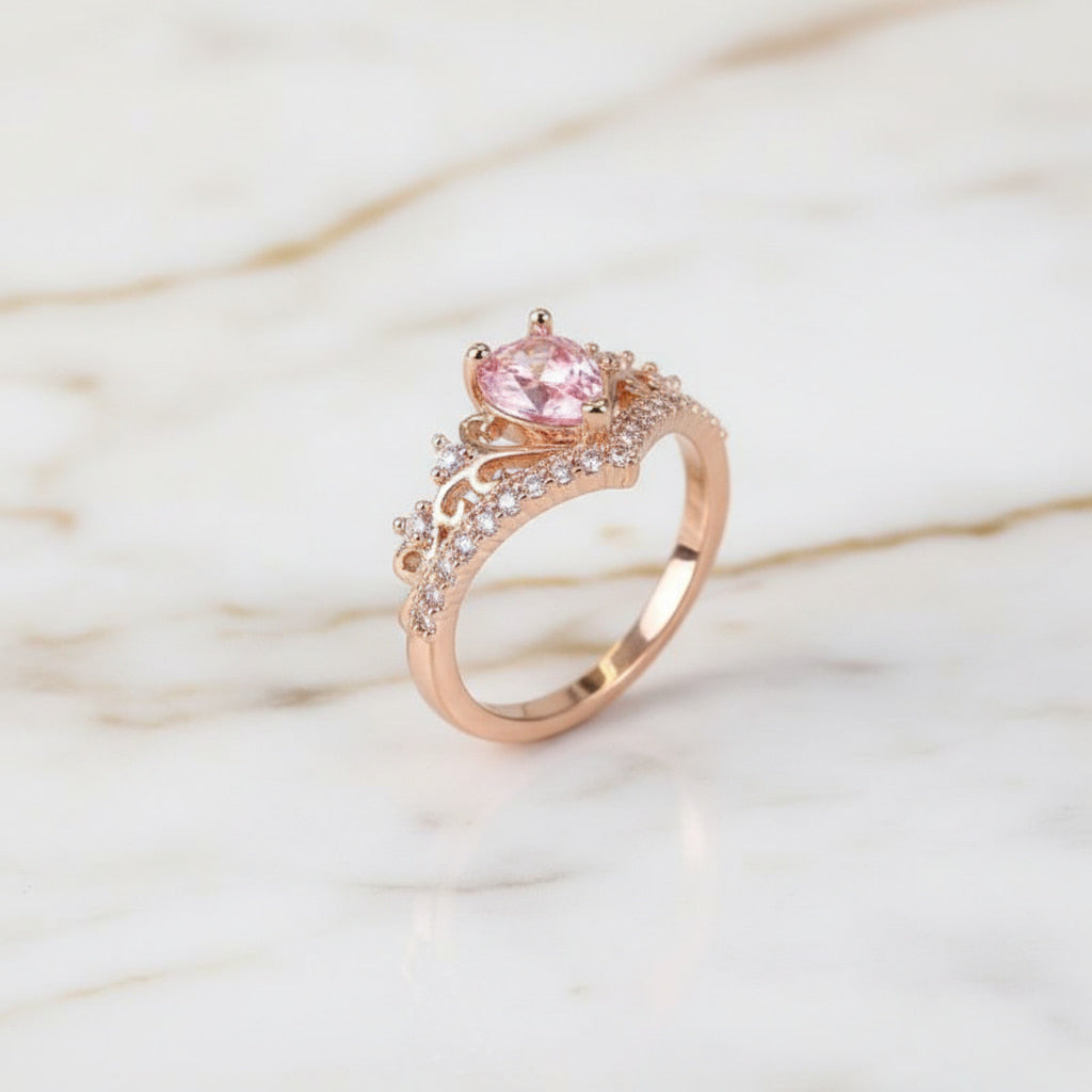 Ring Diadem – Rosafarbenes Funkeln für charmante Eleganz CrystalScents
