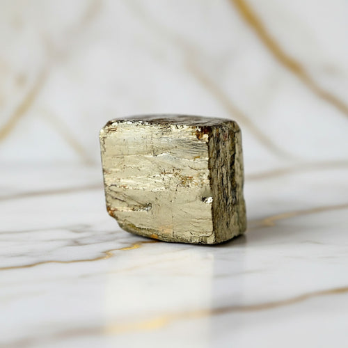 Pyrit Würfel – Glänzendes Naturjuwel CrystalScents