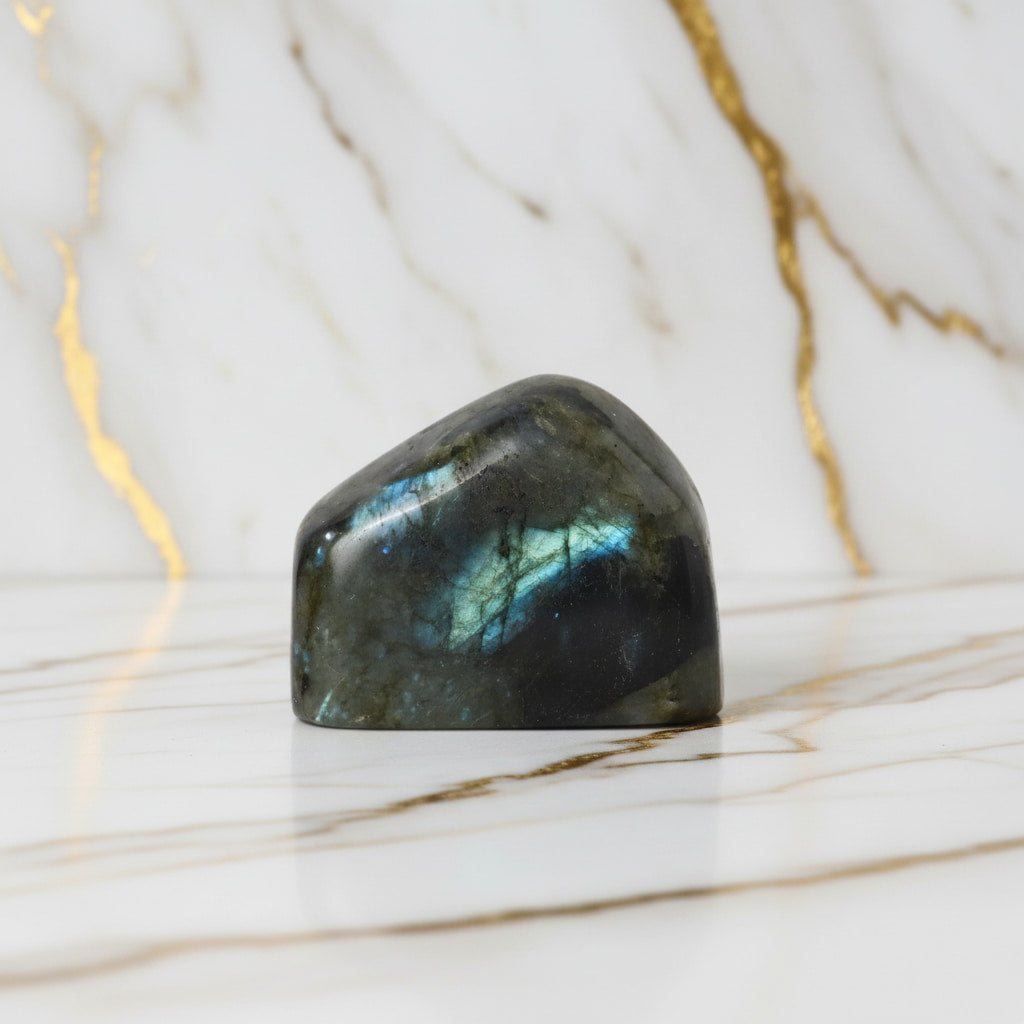 Labradorit Freiform – Geheimnisvolles Licht CrystalScents