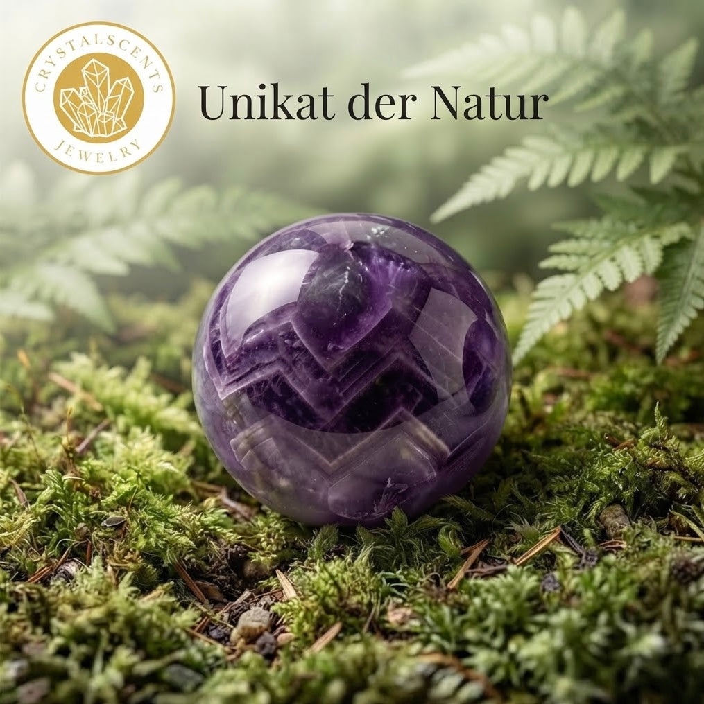 Amethyst Kugel (5-6 cm) inkl. goldenem Aufsteller – Unikat der Natur