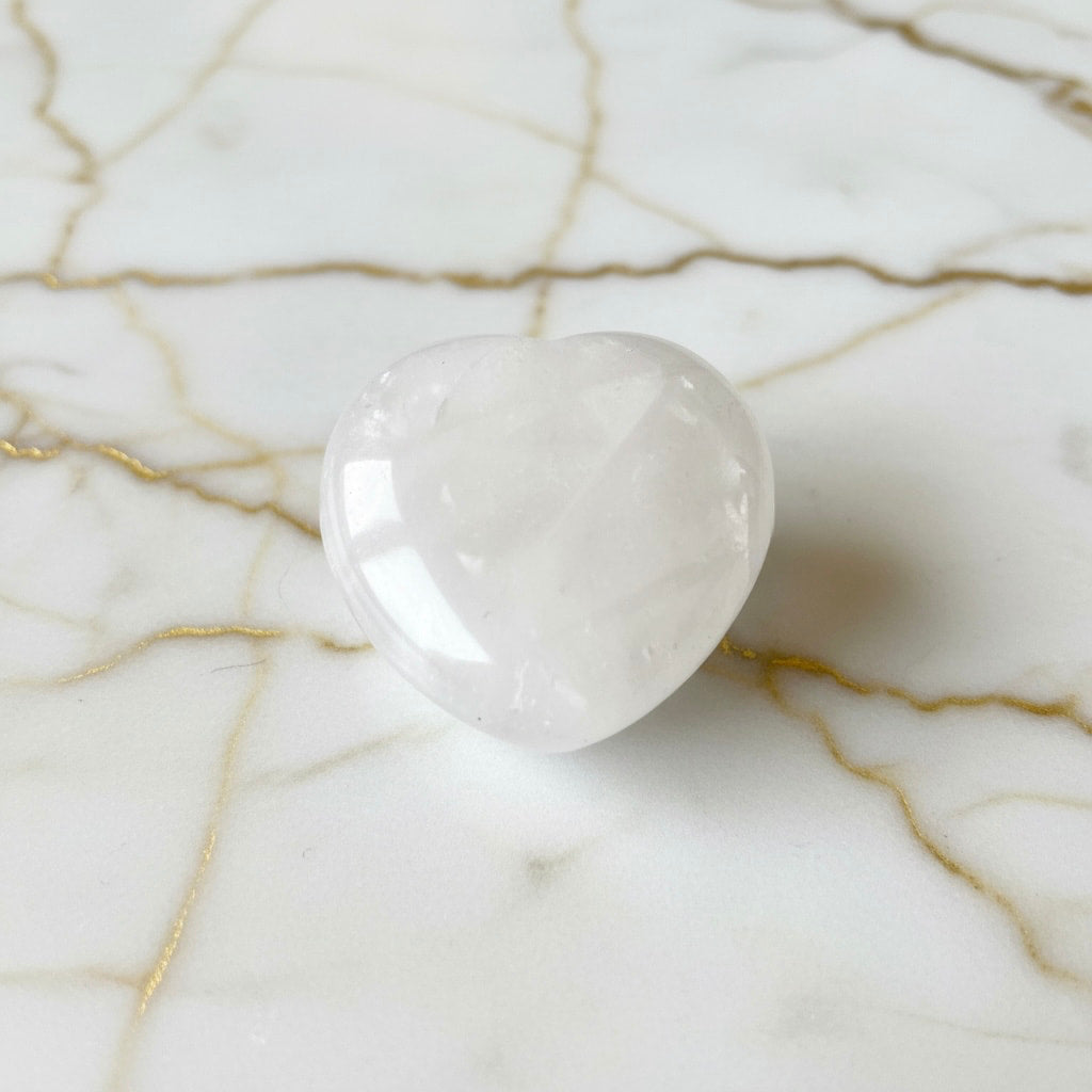 Mini Bergkristall Herz – Natürliche Kraftquelle CrystalScents