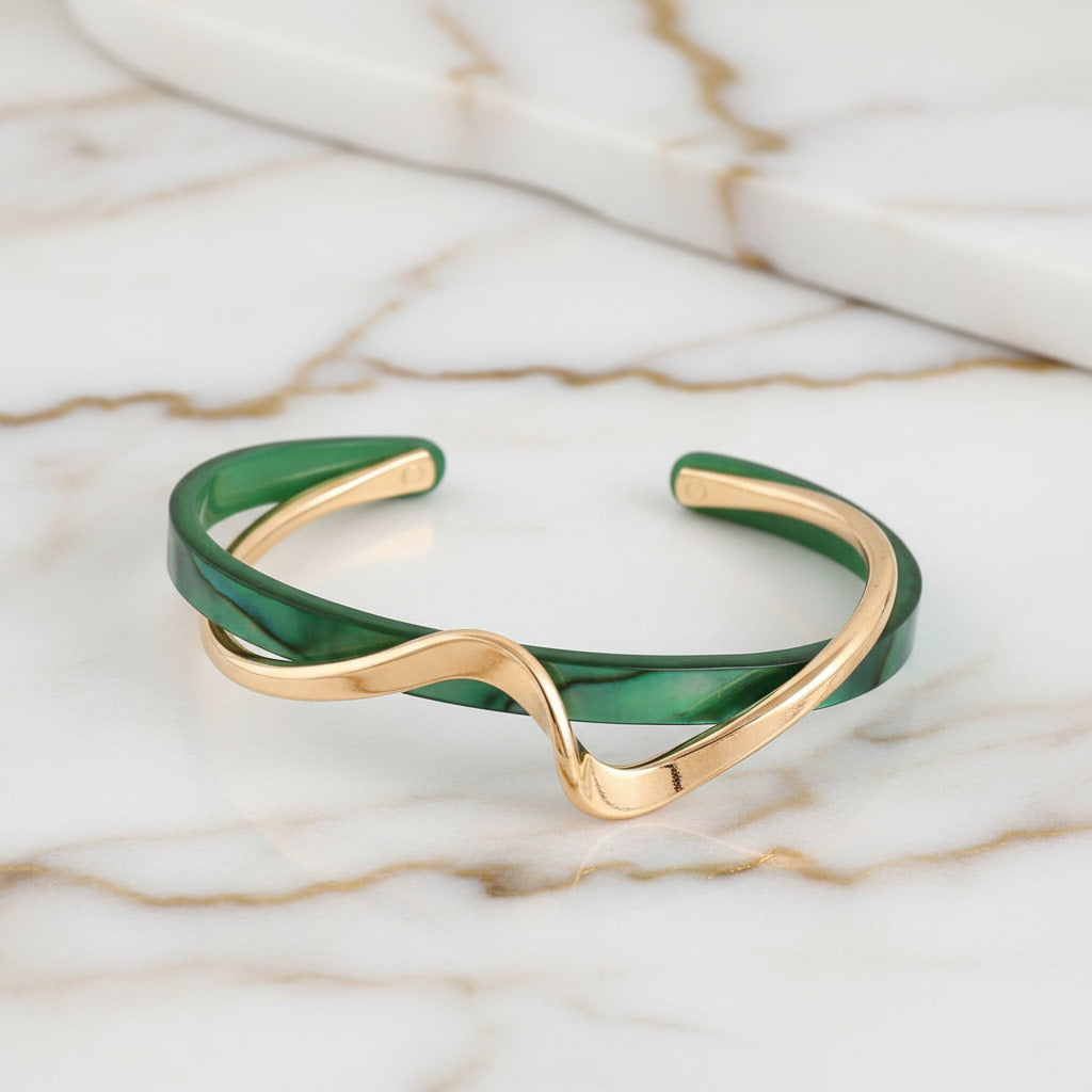 Armband – Offene Wellenform mit Gold & Grün CrystalScents