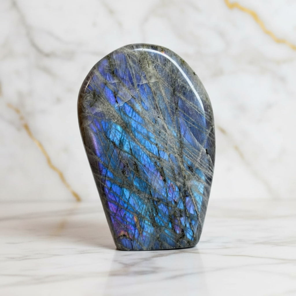 Labradorit Sunset Freiform – Glänzendes Unikat mit Tiefe CrystalScents
