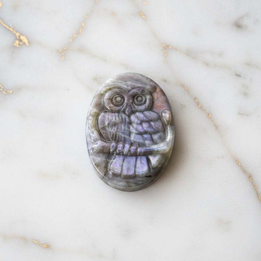 Labradorit Eule Sunset – Schillerndes Naturjuwel