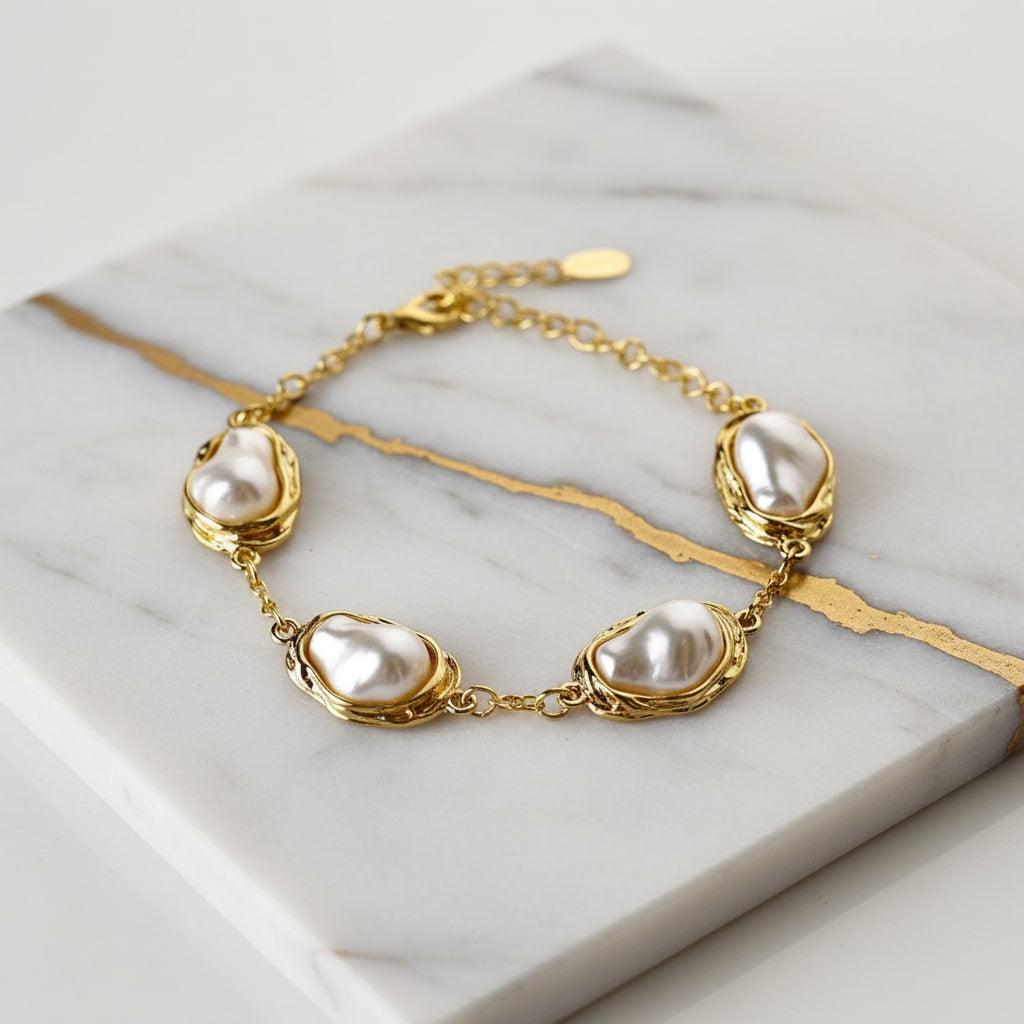 Armband mit strahlenden weißen Perlen – für besondere Momente CrystalScents
