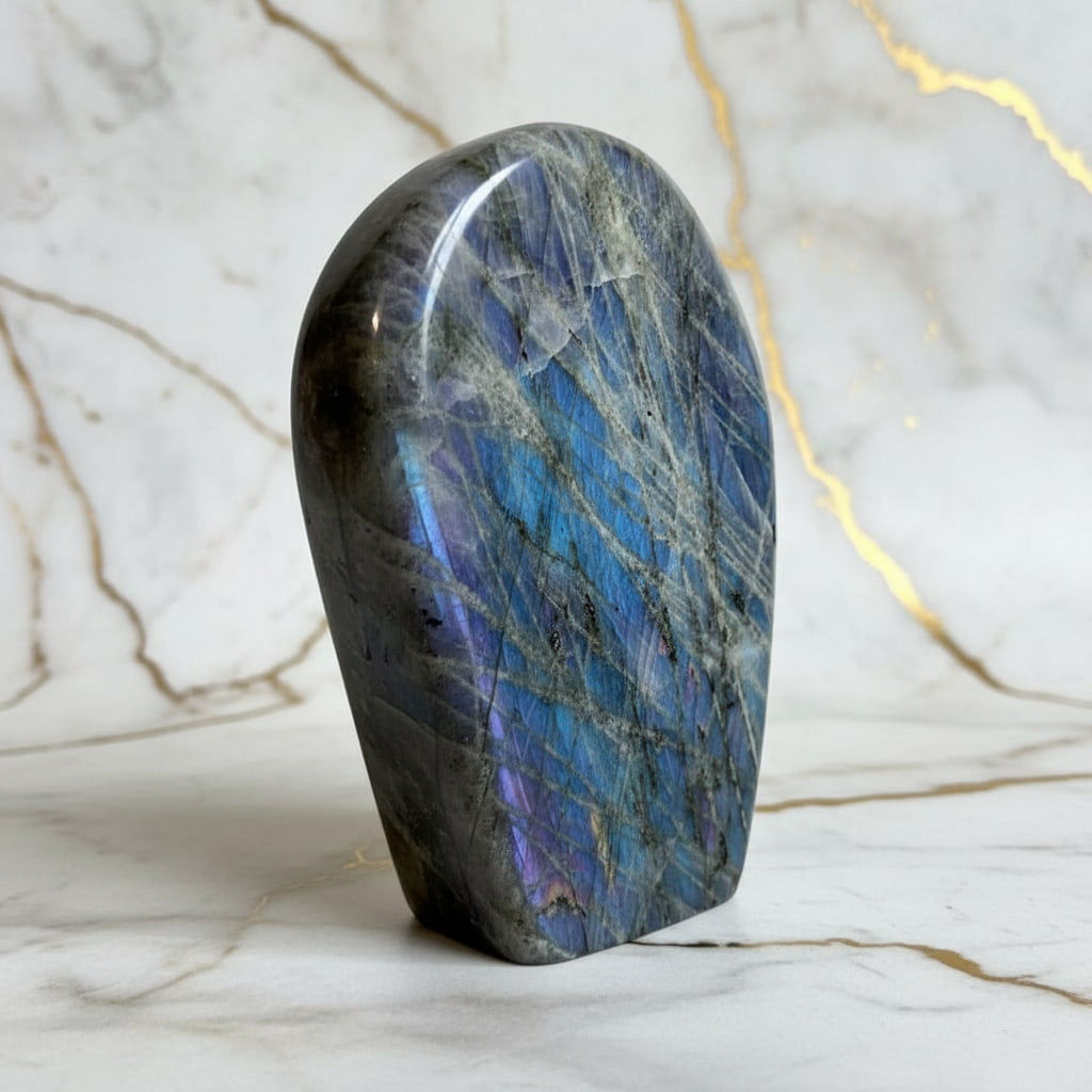 Labradorit Sunset Freiform – Glänzendes Unikat mit Tiefe CrystalScents