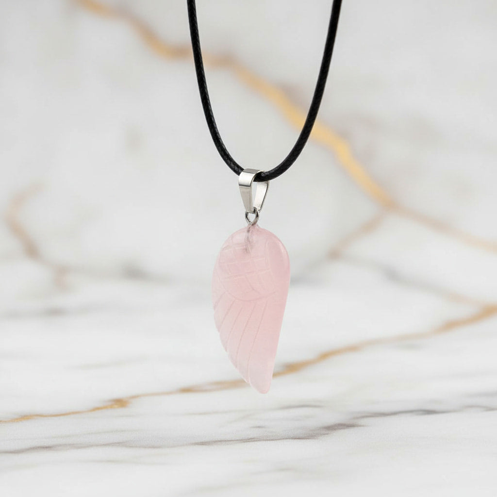 Rosenquarz Halskette - Flügel Anhänger CrystalScents