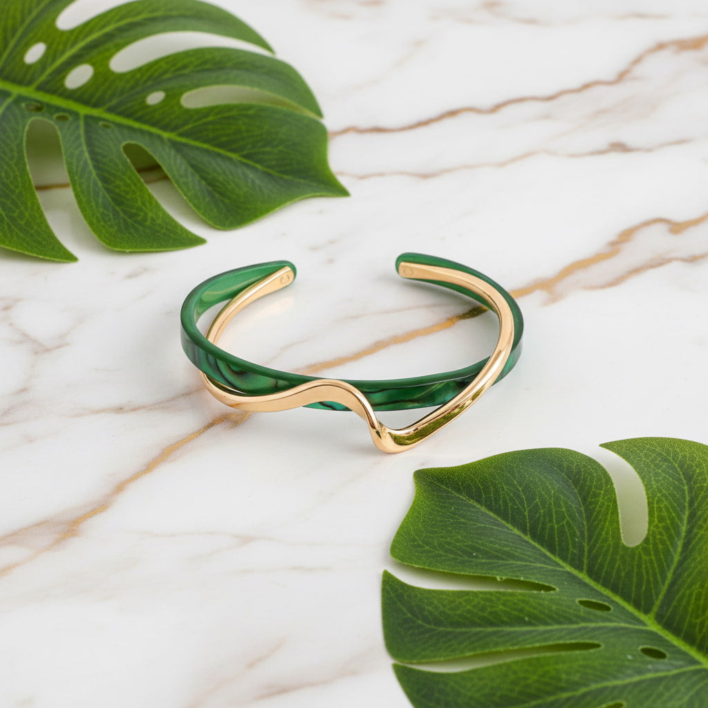 Armband – Offene Wellenform mit Gold & Grün CrystalScents