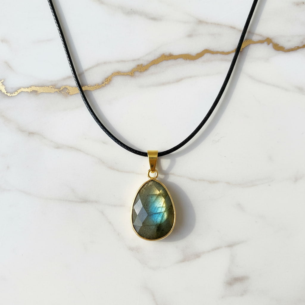 Labradorit Halskette - Facettierter Schimmer
