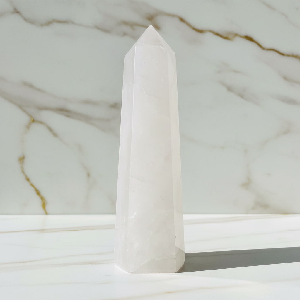 Bergkristall Obelisk – Naturdeko JETZT sichern CrystalScents