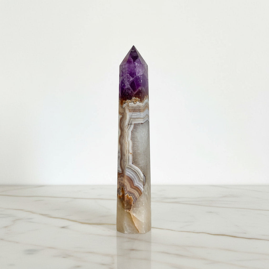 Amethyst Achat Obelisk - elegantes Highlight für Wohnräume
