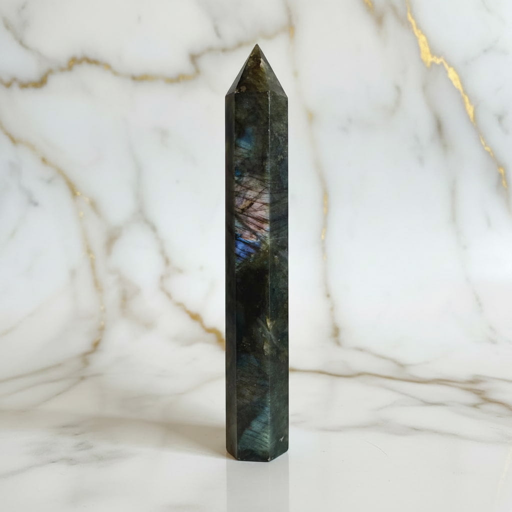 Labradorit Obelisk – Kreativität & Leidenschaft