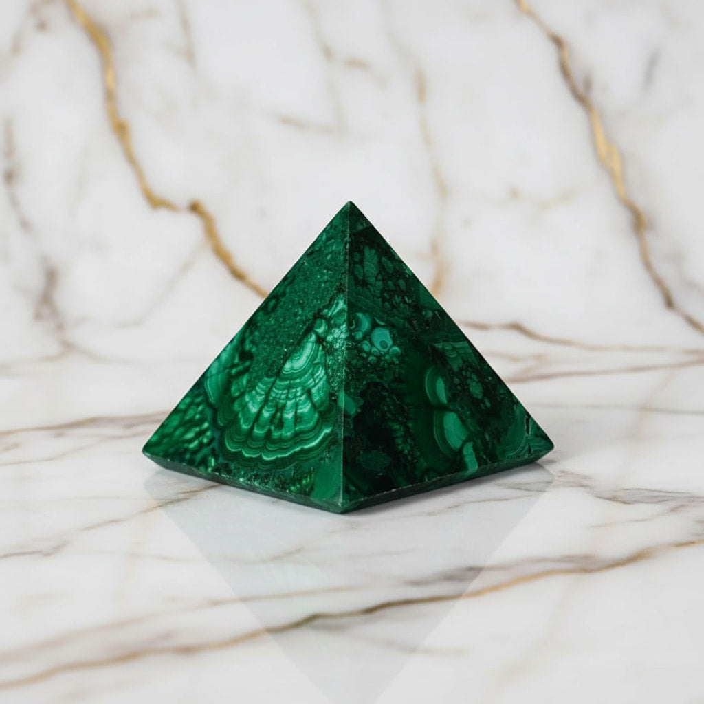 Malachit Pyramide – Schutz & Energie JETZT sichern CrystalScents