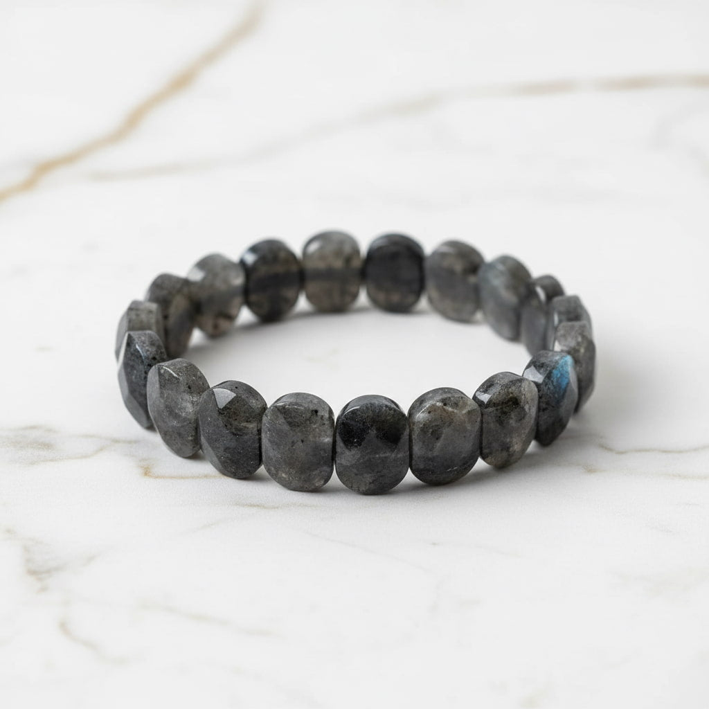 Labradorit Facettenarmband – Fokus & Transformation