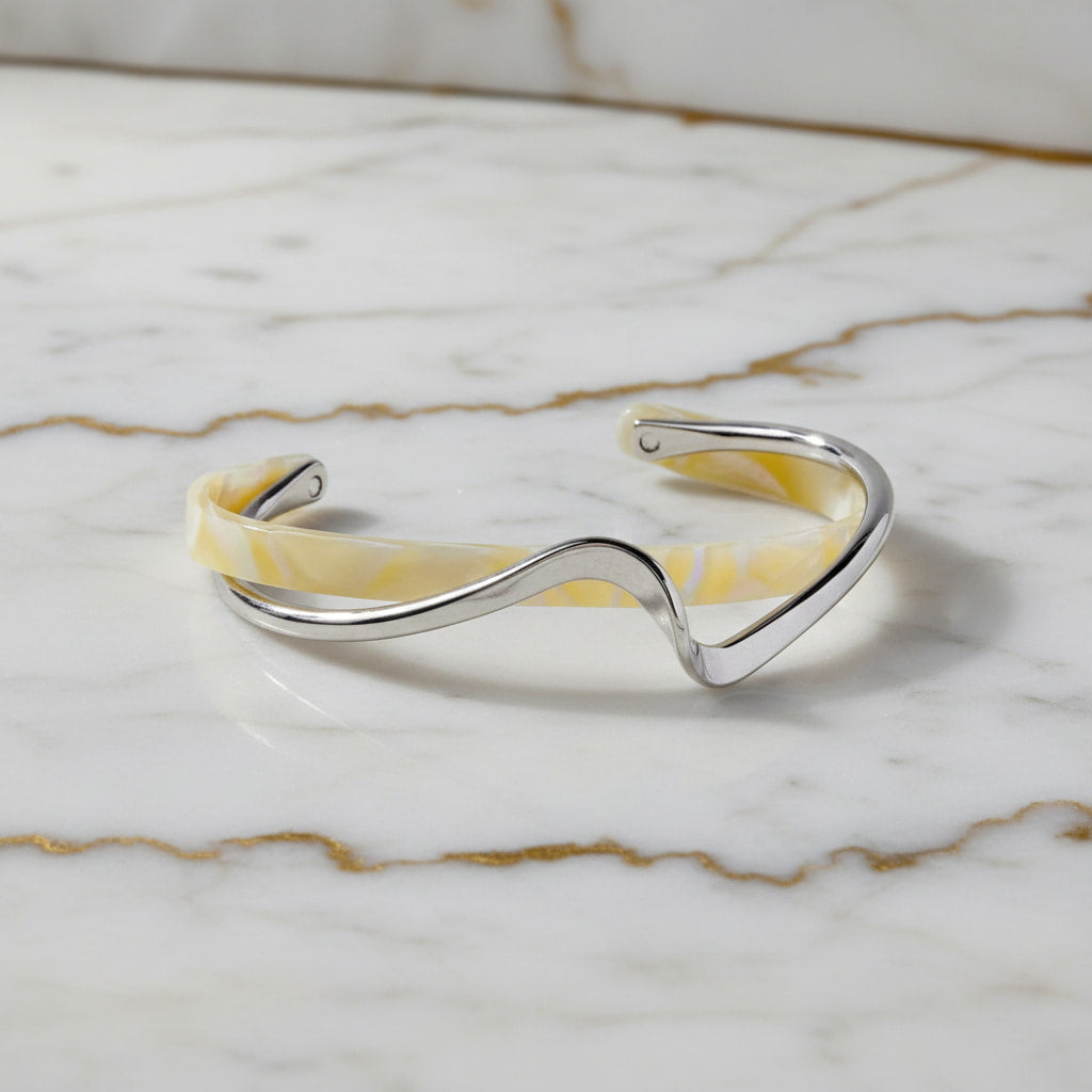 Armband – Offene Wellenform in Weiß & Silber CrystalScents