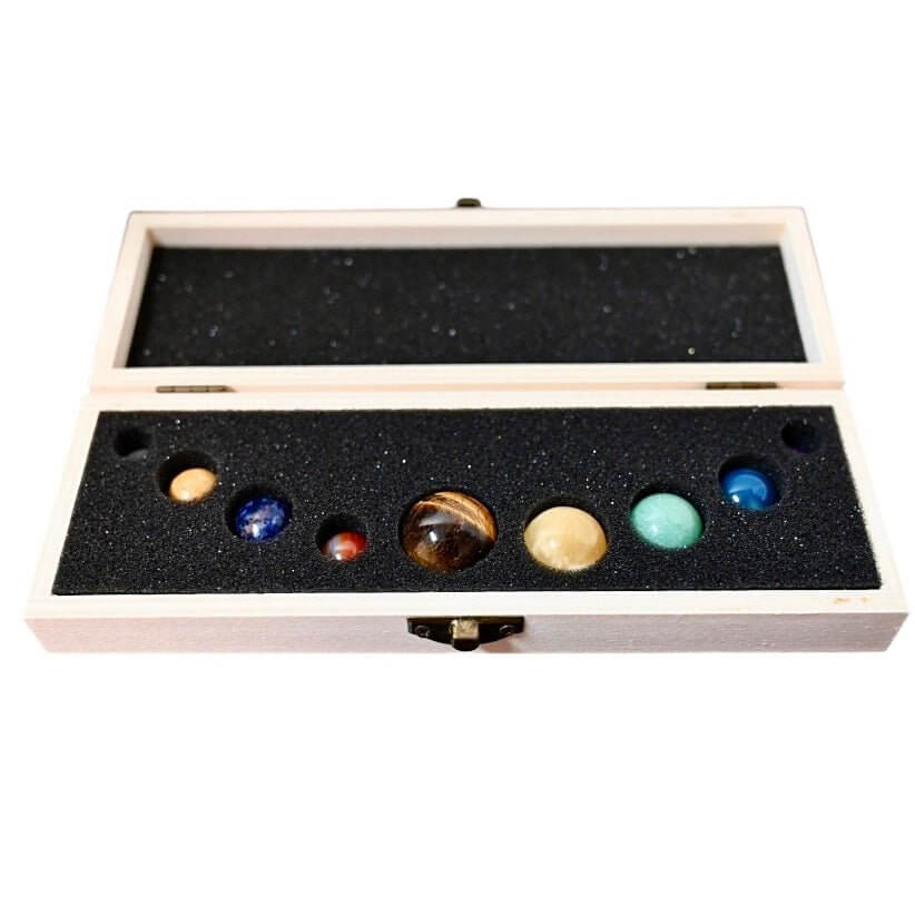 „Die neun Planeten“ Edelstein-Set in Schatulle - Für Kristall-Entdecker