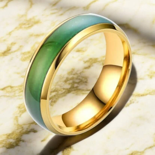 Goldener Emotionsring – elegantes Schmuckstück, das Gefühle stilvoll ausdrückt