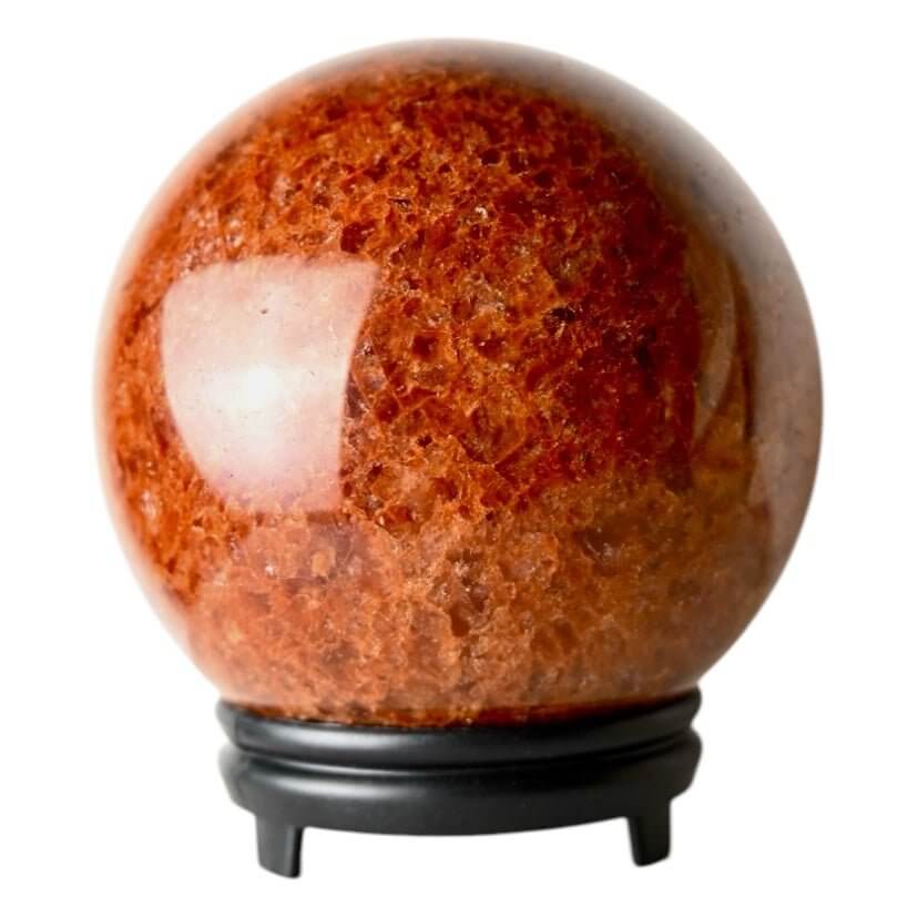 Große Erdbeerquarz Kugel – strahlendes Symbol für Herzensliebe, Optimismus und Lebensfreude