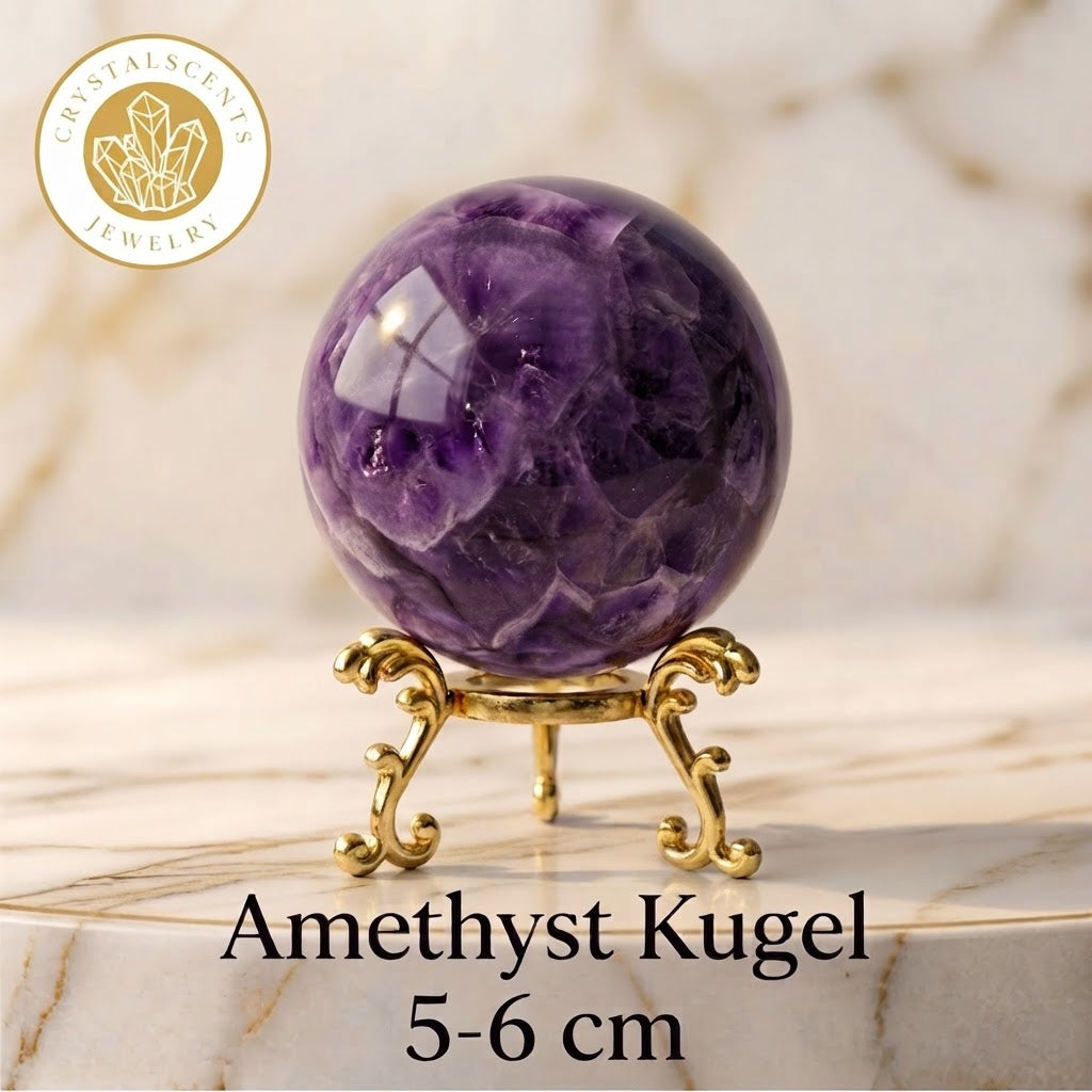 Amethyst Kugel (5-6 cm) inkl. goldenem Aufsteller – Unikat der Natur