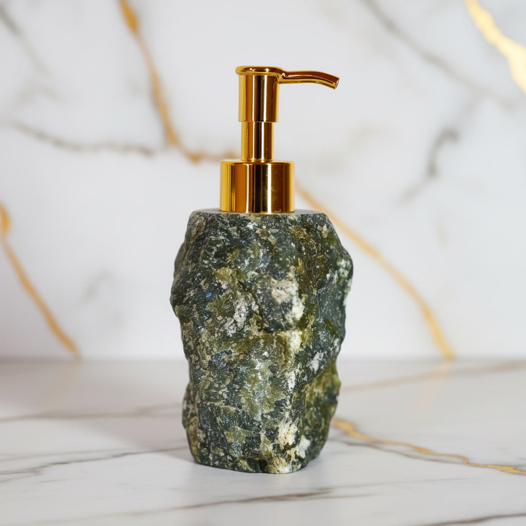 Labradorit Seifenspender – Eleganz für Ihr Badezimmer