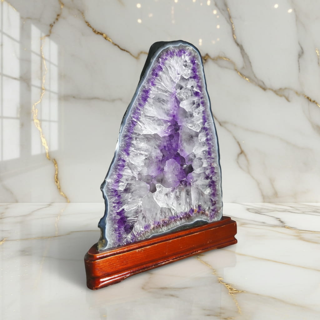 Sehr große Amethystdruse auf Podest – Erdung & Schönheit CrystalScents