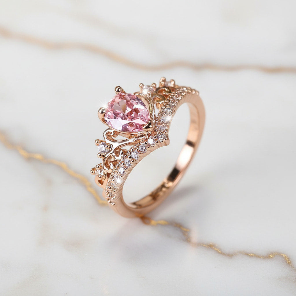 Ring Diadem – Rosafarbenes Funkeln für charmante Eleganz CrystalScents