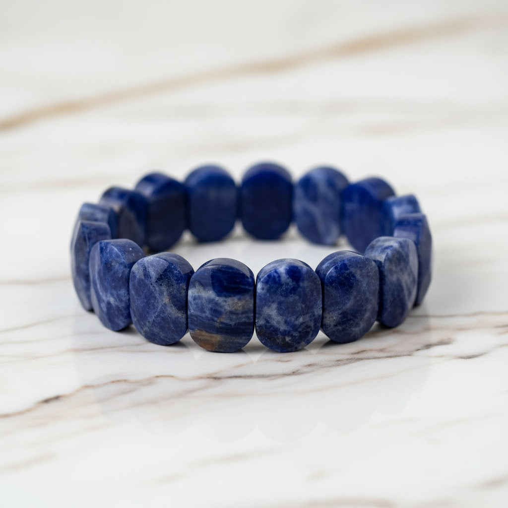 Sodalit Armband – Facettierte Klarheit