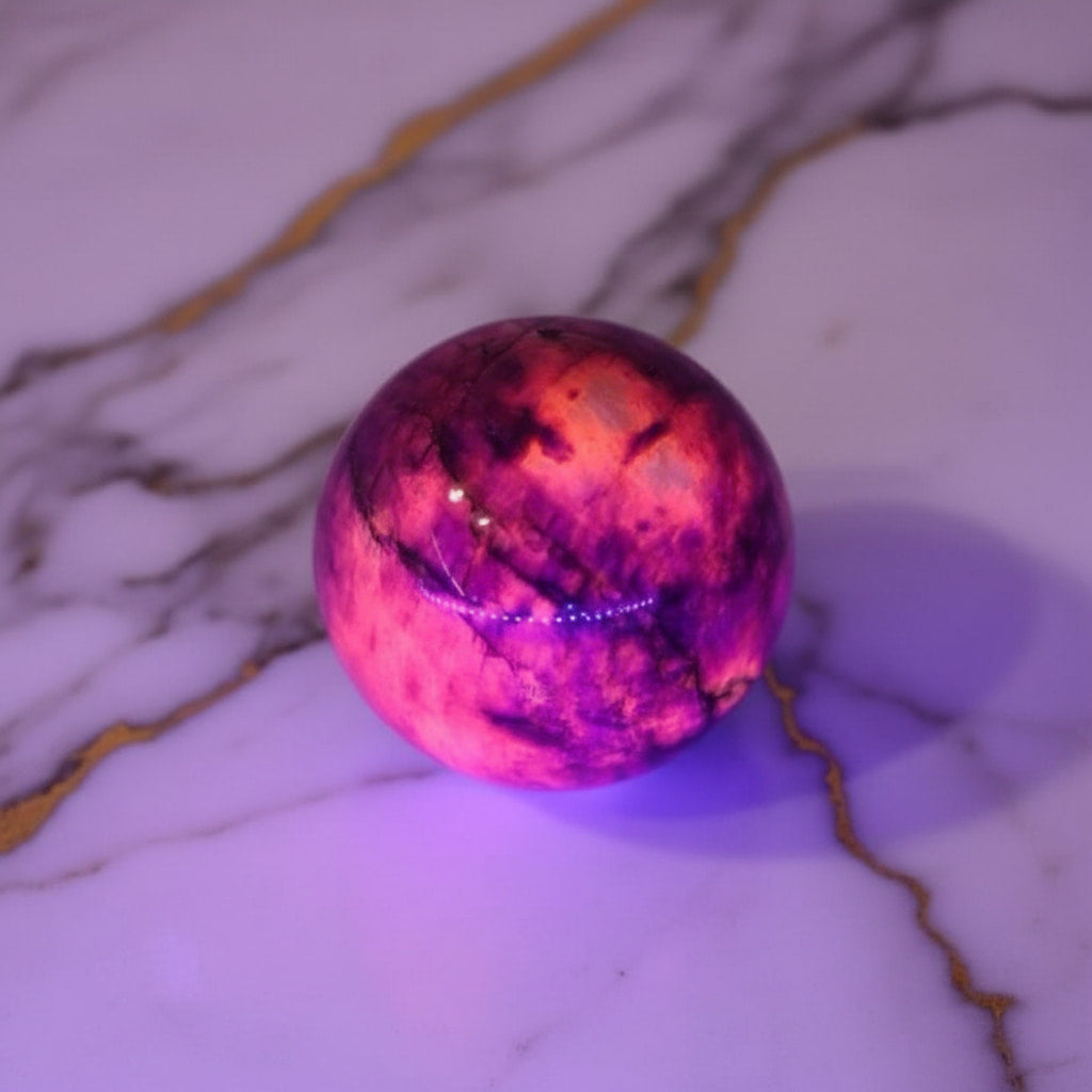 Lila Mondstein Kugel - Leuchtende Magie CrystalScents