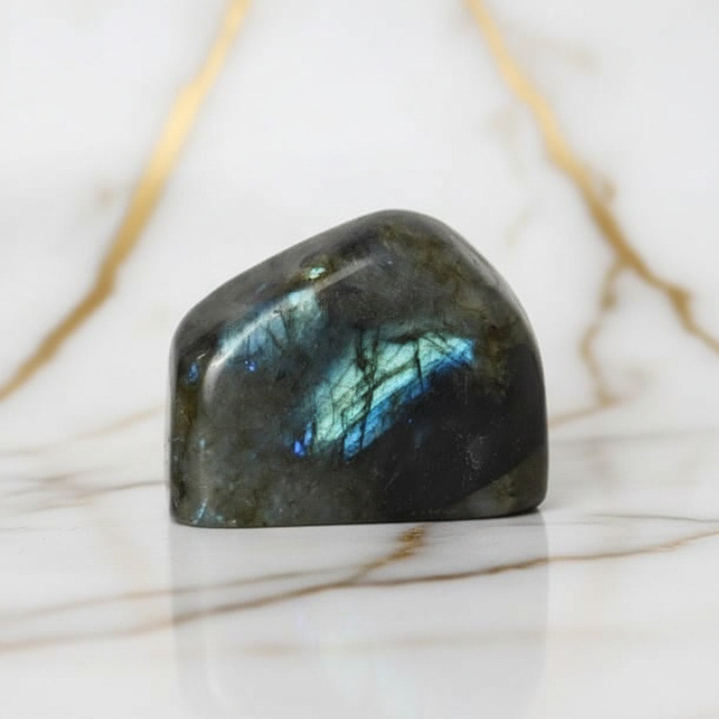 Labradorit Freiform – Geheimnisvolles Licht CrystalScents