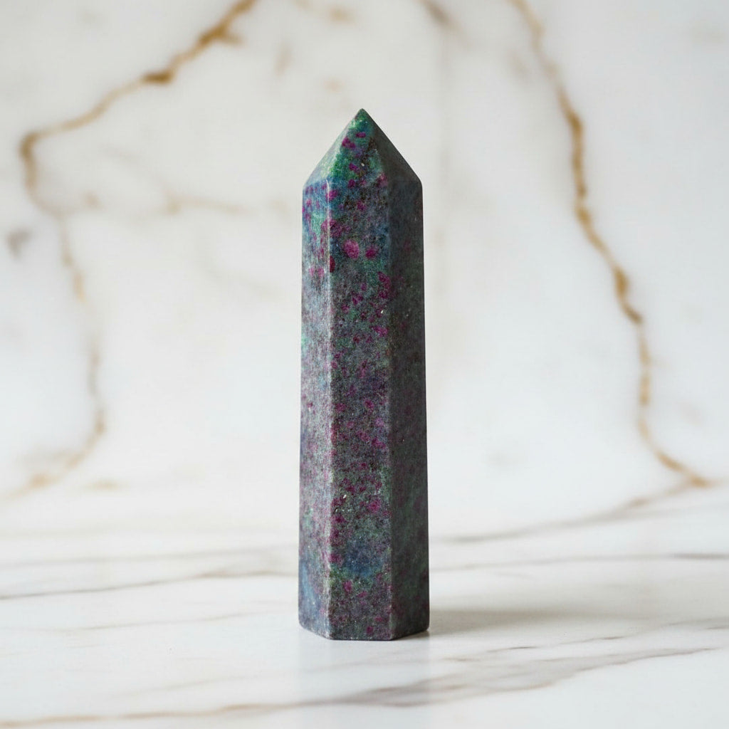 Cyanit Obelisk – Fokus & Kommunikation JETZT sichern CrystalScents