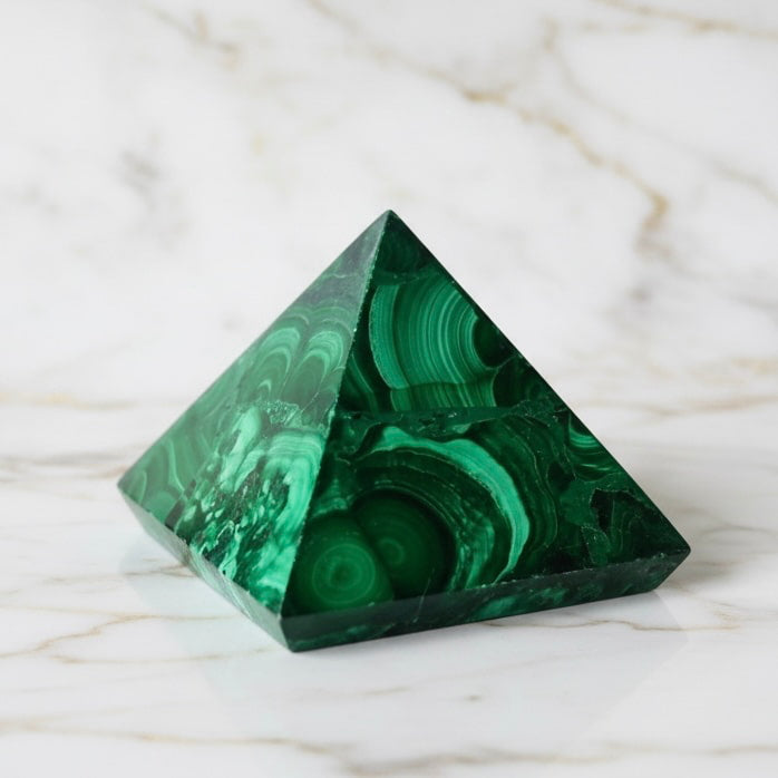 Malachit Pyramide – Harmonie & Wandel JETZT sichern CrystalScents