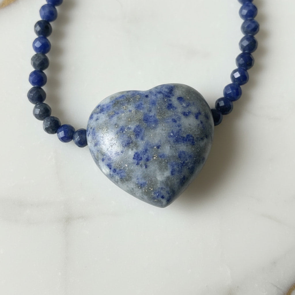 Lapislazuli Herz Halskette - Gelassenheit & Intuition CrystalScents