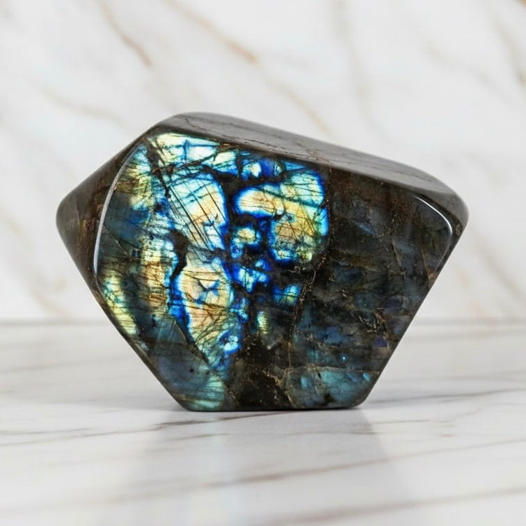 Labradorit Freiform – JETZT sichern CrystalScents